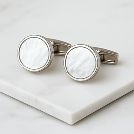 Perłowo-srebrne spinki męskie w drewnianym pudełku