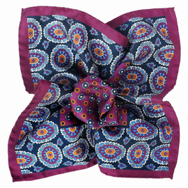 Fioletowa poszetka jedwabna we wzory